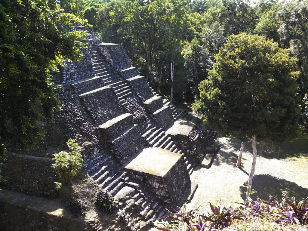 Zapote Tree Inn Flores Kültér fotó