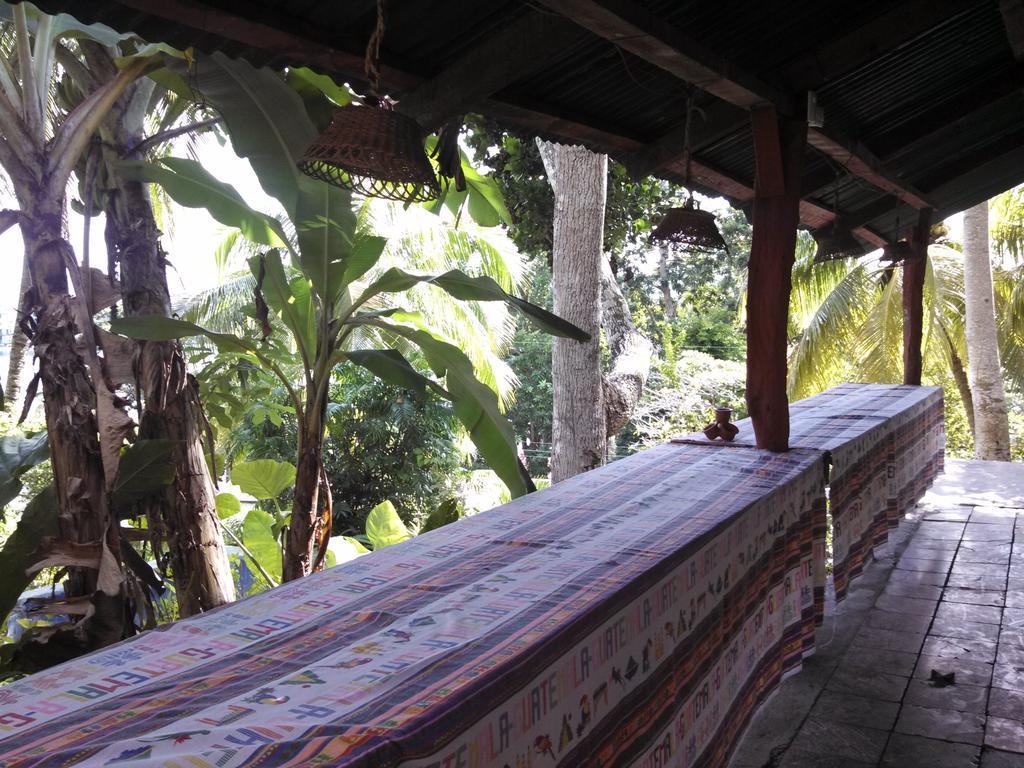 Zapote Tree Inn Flores Kültér fotó